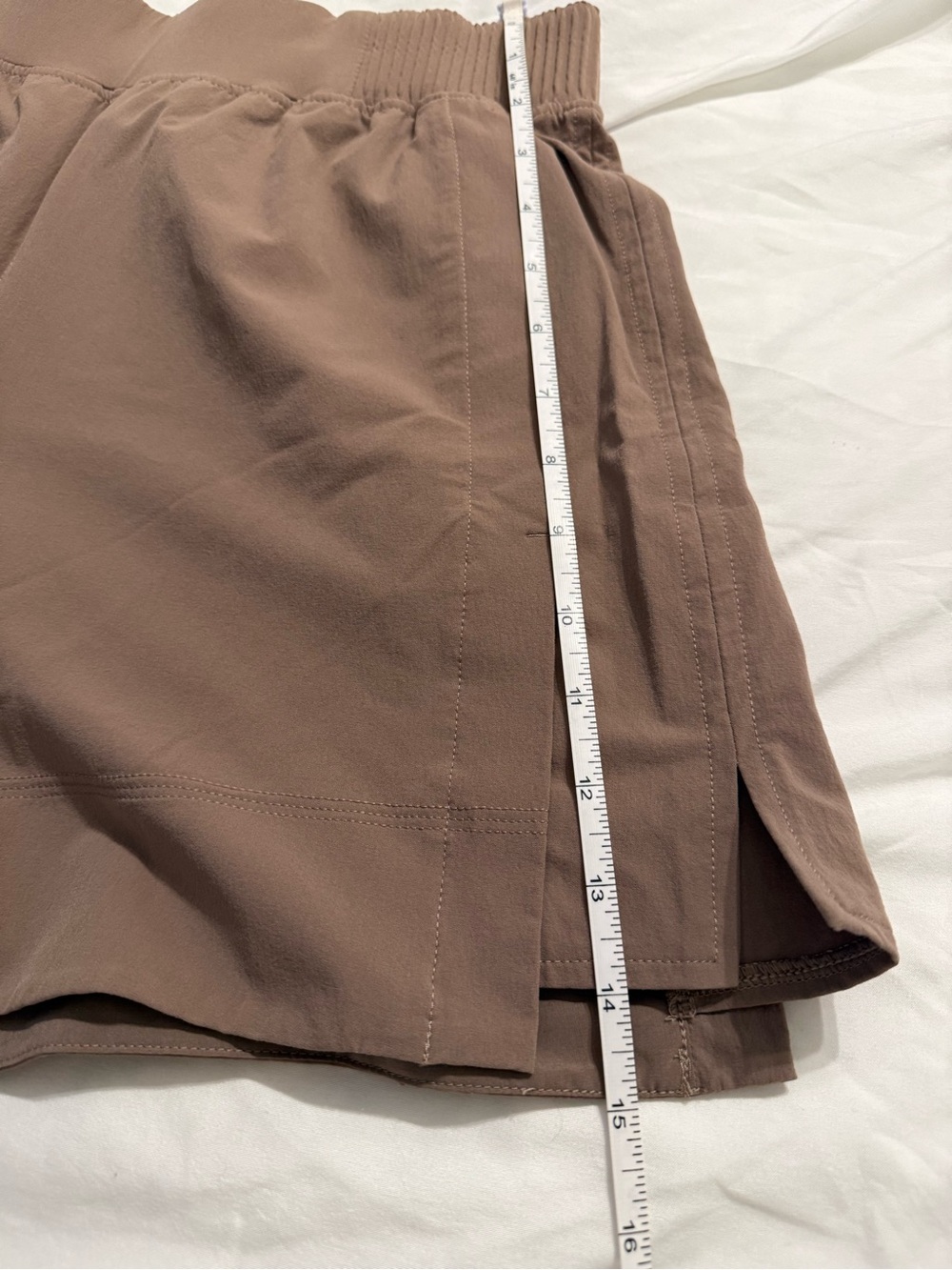 lululemon athletica Women's Taupe Brown Athletic Shorts - Picture 5 of 6